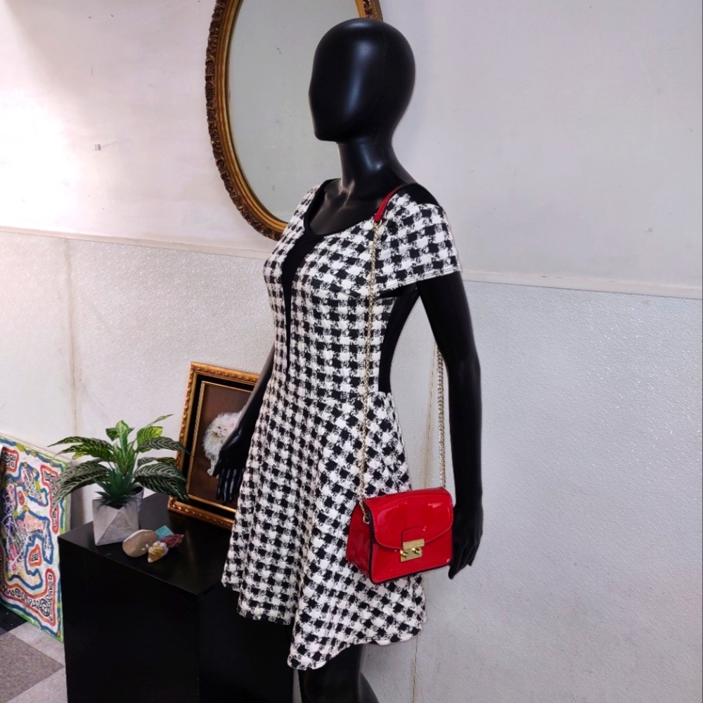 HOUNDSTOOTH DRESS - Picture 2 of 6
